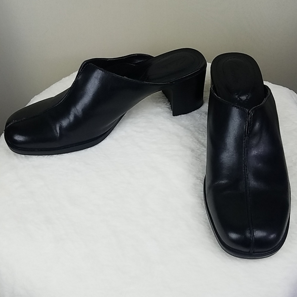 EUC CLARKS MULES leather black heel Slip on Clog